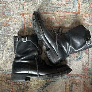 PRADA 90'S MENS BLACK LEATHER & SILVER BUCKLE BOOT - 8.5 (9.5)
